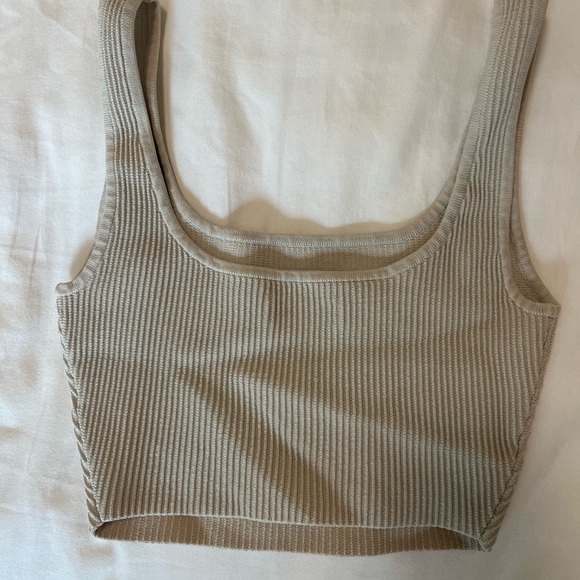 Babaton Ivory Ribbed Crop Tank Top - Picture 2 of 3